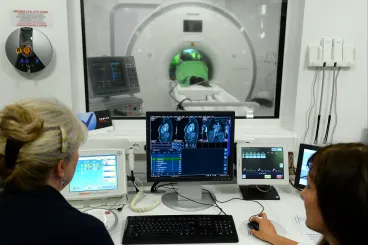 Olyan CT-ket vesz milliárdokért az állam, amik eddig is megvoltak, de orvost és személyzetet nem tud venni hozzájuk