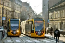 Külső támogatással tovább fonódó villamos, és három fürdő felújítása is téma volt a főváros szakbizottságában