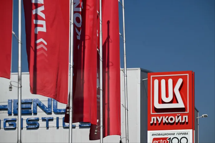 A Lukoil kénytelen eladni az összes külföldi érdekeltségét az amerikai szankciók miatt