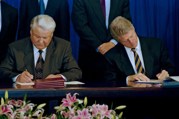 Fact-check: Oroszország tényleg csak annyit ígért meg Ukrajnának Budapesten, hogy nem dobnak rá atombombát?