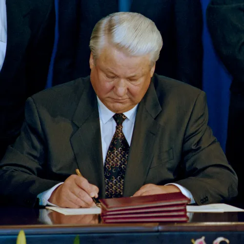 Fact-check: Oroszország tényleg csak annyit ígért meg Ukrajnának Budapesten, hogy nem dobnak rá atombombát?