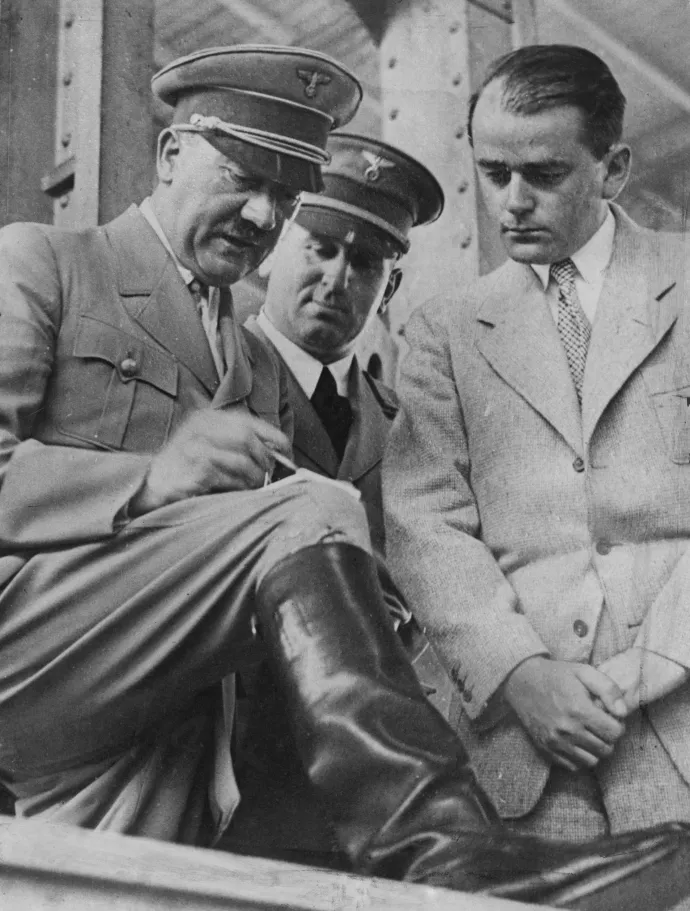 Adolf Hitler és Albert Speer 1935. július 11-én Nürnbergben – Fotó: Keystone / Getty Images