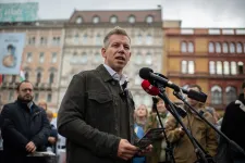 Magyar Péter szerint a Fidesz nyílt választási csalást követ el azzal, hogy olyan mondatokat ad a szájába, amiket nem mondott