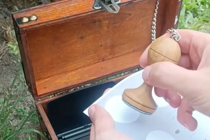 Szétpecsételt várfal, megrongált ládák: két hétig sem tartott a pecsételős játék a cseszneki várban