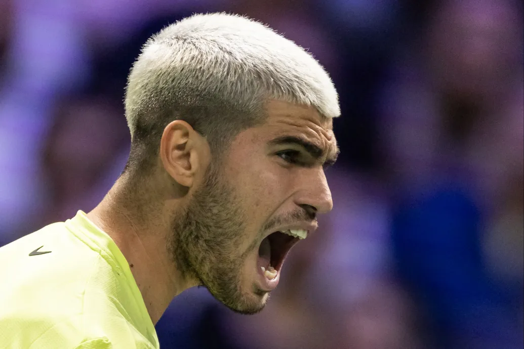 A világranglista-vezető Alcaraz a második fordulóban búcsúzott a párizsi keménypályás tenisztornán