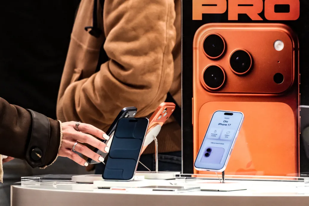 Az Apple már 4 000 000 000 000 dollárt ér