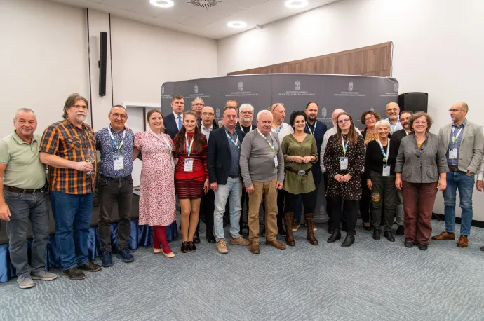 Nacsa Lőrinc államtitkár a határon túli újságírókkal, Toót Holló is a képen – Fotó: Nacsa Lőrinc Facebook-oldal