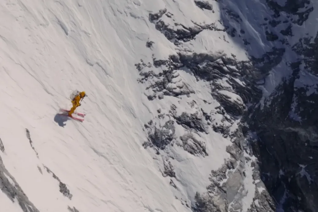 Egy Jim Morrison nevű férfi megsíelte a Mount Everest legveszélyesebb szuperkuloárját