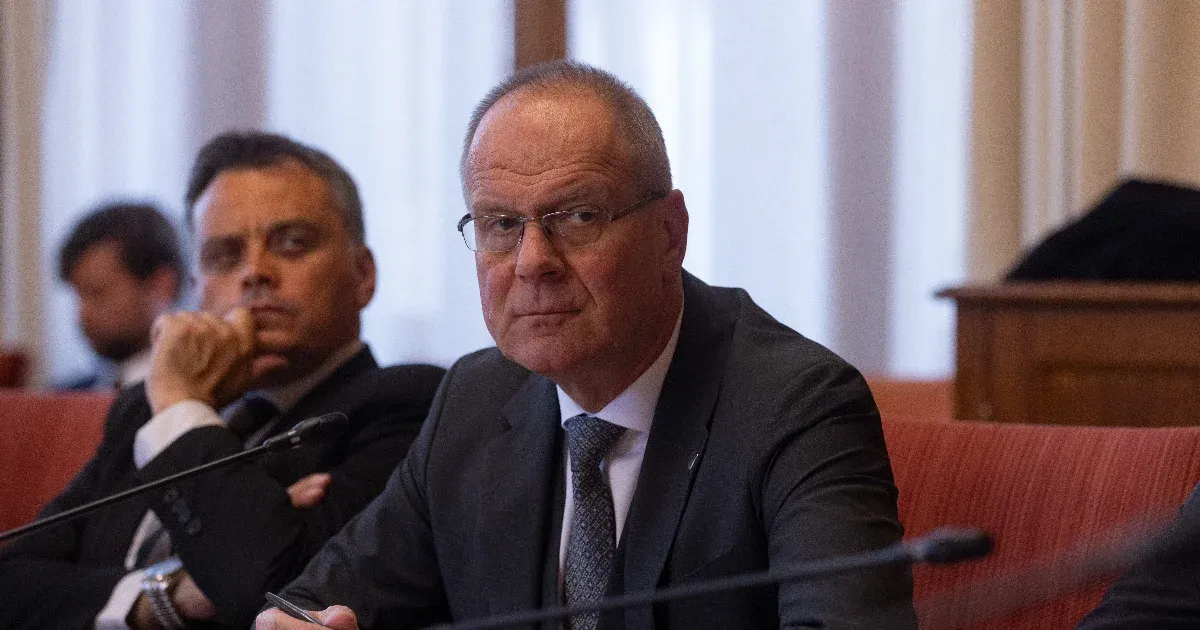 Navracsics Tibor: Januártól nő a kormányhivatali dolgozók bére