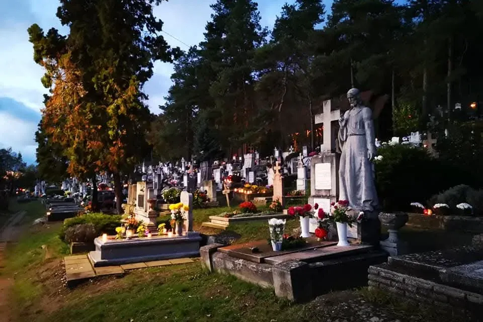 „A haláltökök idegenek Zebegény szellemiségétől”, ezért a polgármester betiltotta a halloweeni tökfaragást
