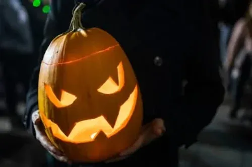 "Pumpkin skulls are foreign to the spirit of our town" – mayor bans Halloween pumpkin carving