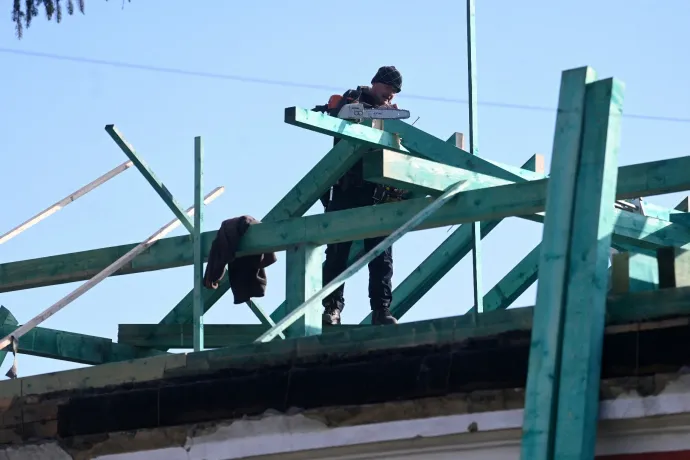 Magyarországon kell a harmadik legtöbb munkaórát lehúznia a dolgozóknak az EU-n belül