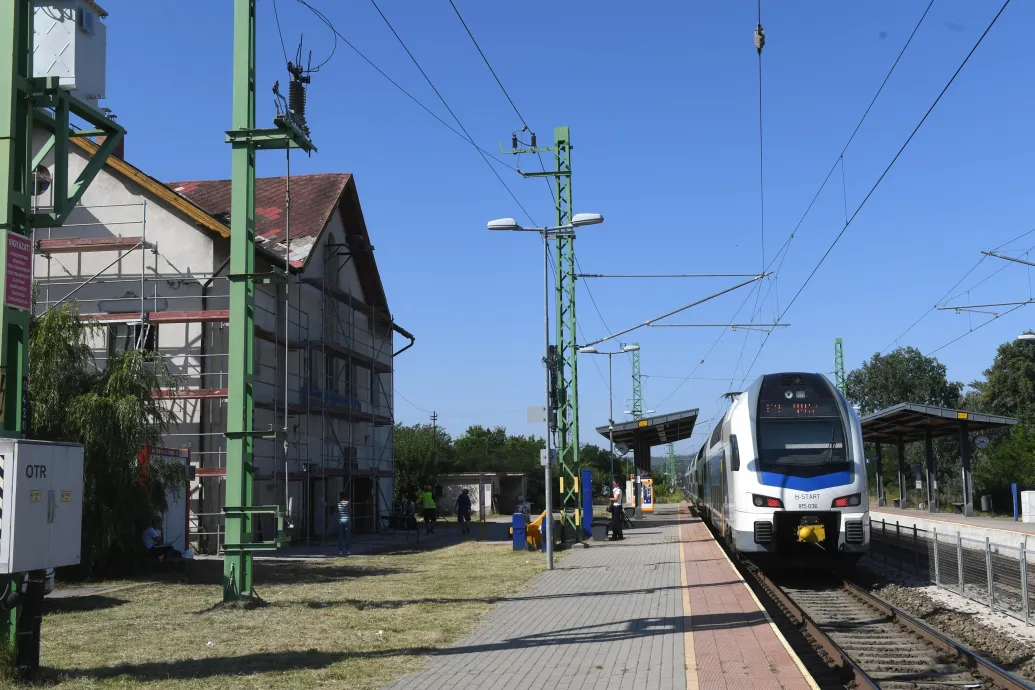 Az első öt hónap alatt összesen félmilliárd forintot fizetett ki késési biztosításra a MÁV