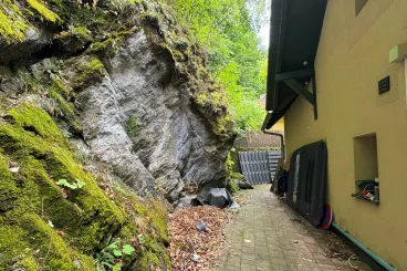 Lillafüreden, közvetlenül a vízesés mellett áll és félelmetes panorámát kínál ez a ház