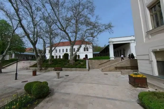 Balatonfüreden rendeletben tiltják meg két közterületen a dohányzást