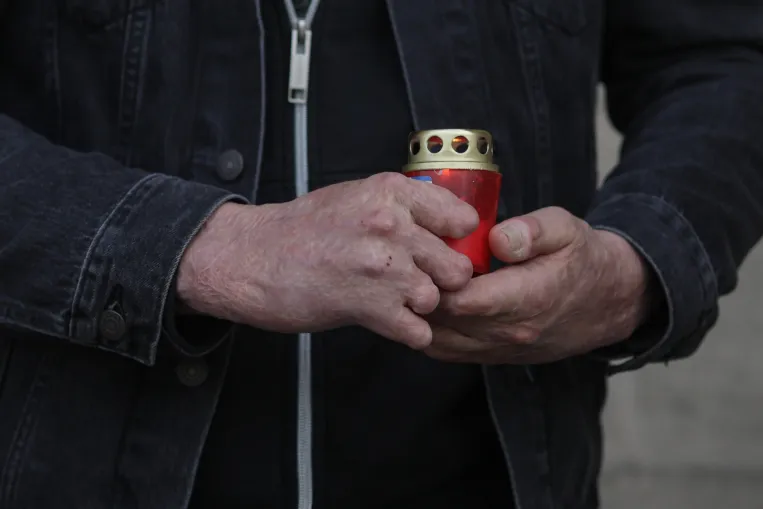 Tíz éve történt a Colectiv-tragédia, amelynek nyomai mai napig velünk vannak