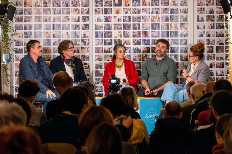 „Újra kell gondolni a magyar–magyar viszonyt.” Az Egyenlőbb Erdélyért szervezett vitát a szavazati jog és a lojalitáselvű politika torzító hatásairól