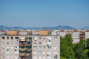 Élet a legfelső szinten – a paneltapasztalat, amit csak az ért meg, aki ott lakik