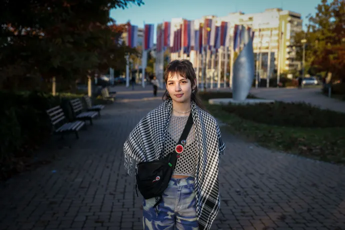 Natalija, az egyik fő szervezője a diákok menetének – Fotó: Melegh Noémi Napsugár / Telex