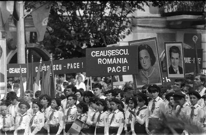 Pionírok felvonulnak – Fotó: Minerva Fotóarchívum