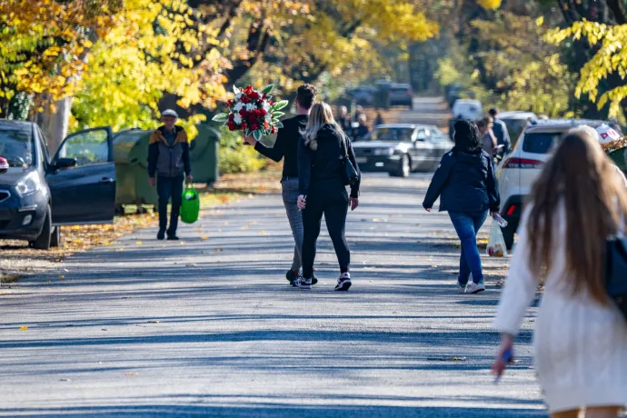 Kellemes, napsütéses idő lesz halottak napján