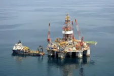 226 nagyméretű olajfoltot észleltek a Fekete-tenger tükrén, a szennyeződések még az űrből is látszanak