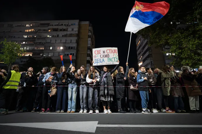 A diákok menete érkezik Újvidékre 2025. október 31-én – Fotó: Alföldi Dániel