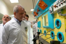 Az iráni elnök kijelentette, hogy újjáépítik a lebombázott atomlétesítményeiket