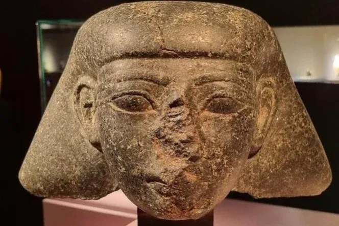 Hollandia visszaad egy ellopott 3500 éves szoborfejet Egyiptomnak