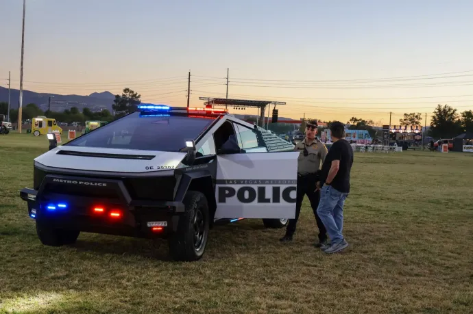 Tesla Cybertruckokat adományozott a Las Vegas-i rendőrségnek egy amerikai techmilliárdos