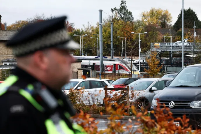 Megnevezték a londoni késelőt, vádat emeltek ellene gyilkossági kísérlet miatt