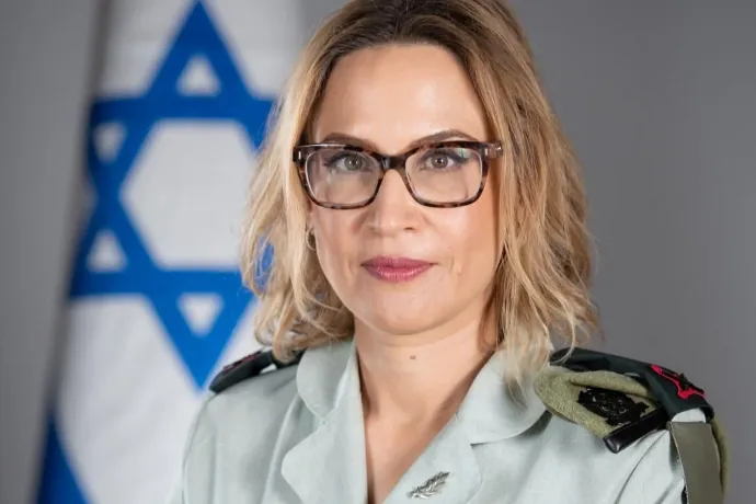 A tengerparton bóklászva találtak rá Izrael katonai főügyészére, akinek azért kellett lemondania, mert kiszivárogtatta, hogyan kínoztak meg egy palesztint