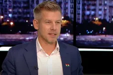 Magyar Péter: Lázár János jött rá, hogy nem valós közvélemény-kutatási adatokat mutatnak a miniszterelnöknek