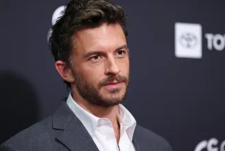 Jonathan Bailey 2025 legszexibb férfija a People Magazin szerint