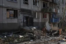 Megpróbáltak kilőni egy szirénázó ukrán mentőautót, miután a teljes személyzet megsebesült, a katasztrófavédelem vitte kórházba a beteget