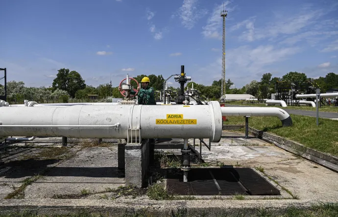 Az Adria-kőolajvezeték fogadópontja a Mol Nyrt. százhalombattai Dunai Finomítójában, 2022. május 24-én – Fotó: Szigetváry Zsolt / MTI