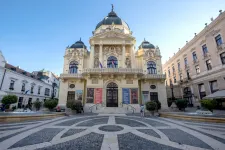 Évek óta gyűlő szakmai és személyes ellentétek robbantak a Pécsi Nemzeti Színház igazgatói pályázata miatt