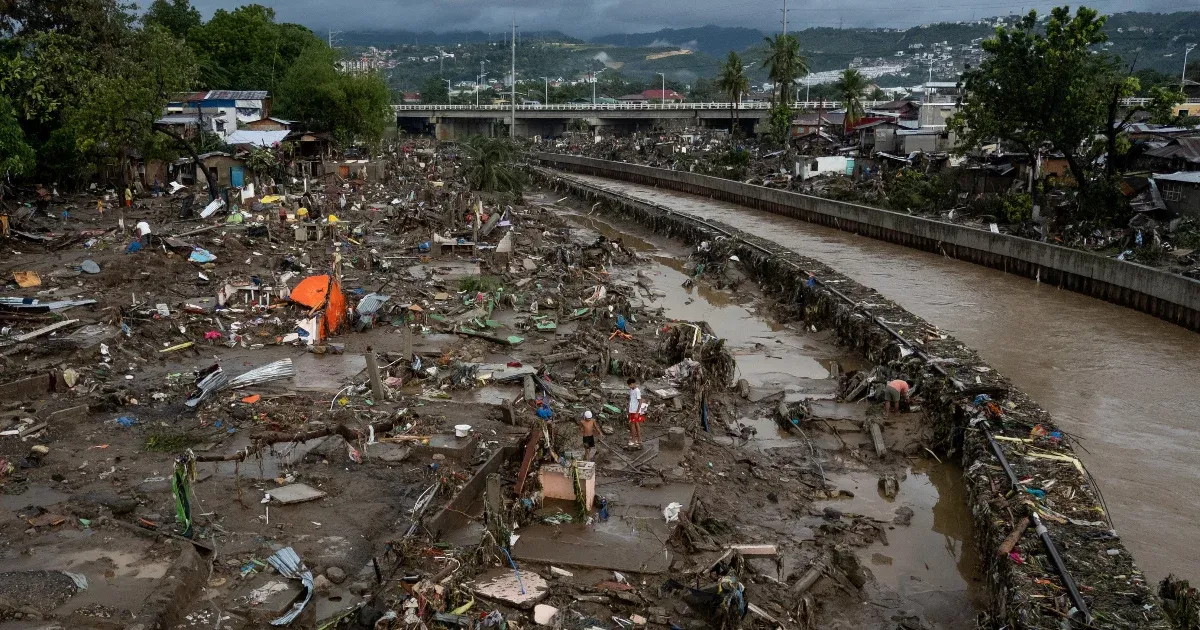 Több mint 60 halottja van a Fülöp-szigeteken pusztító tájfunnak