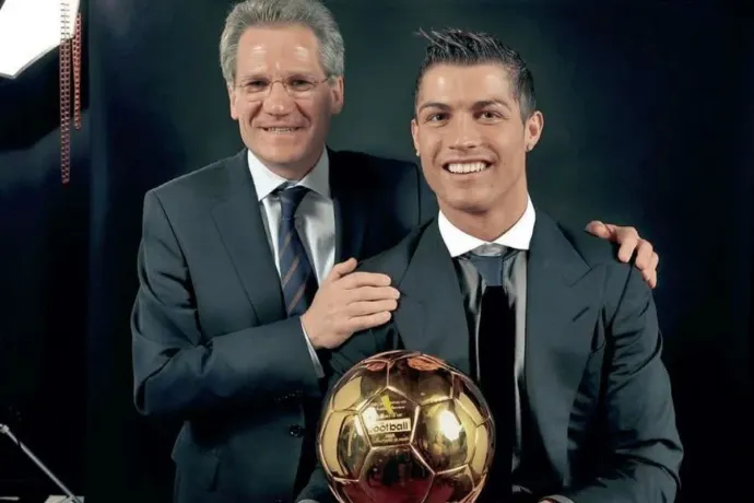 Mindig kérte, hogy az o betűre tegyék ki az ékezeteket, mert őt úgy hívják