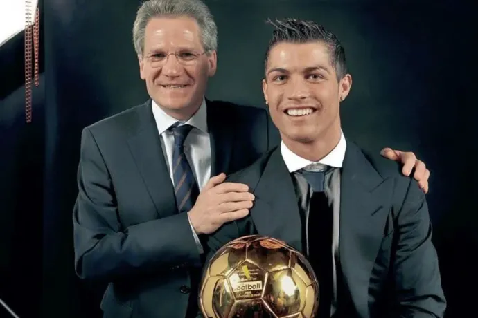 Mindig kérte, hogy az o betűre tegyék ki az ékezeteket, mert őt úgy hívják