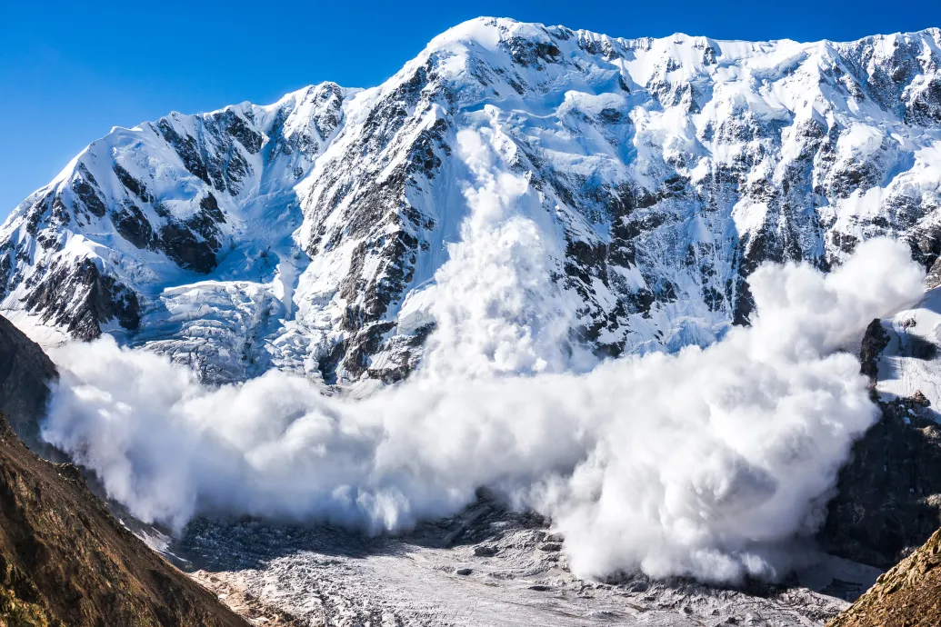 Legalább hét hegymászó halt meg egy nepáli lavinában
