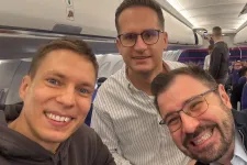 Deák Dániel, Bohár Dániel, Szánthó Miklós és más fideszes propagandisták is a Washingtonba tartó kormánydelegációval utaznak