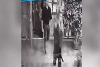 Őrizetbe vették Angelina Jolie sofőrjét Ukrajnában, mert nem volt igazolható oka a hadseregből való távolmaradásra