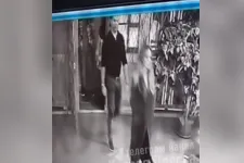 Őrizetbe vették Angelina Jolie sofőrjét Ukrajnában, mert nem volt igazolható oka a hadseregből való távolmaradásra