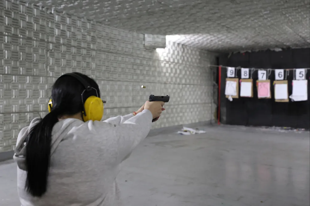 Pont attól lehetnek veszélyesek a beltéri lőterek, ami miatt biztonságosnak tűnnek