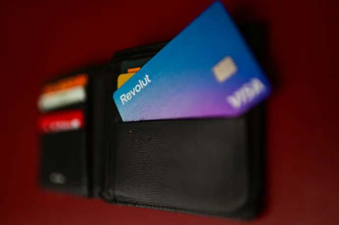 Revolut opens Hungarian branch, services likely to expand