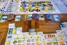 A társasjátékok szelíd behemótja csak elsőre ijesztő