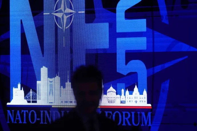 Rutte Bukarestben új védelmi logikát hirdetett: az ipari képességekben és gyors reagálásban látja a siker kulcsát