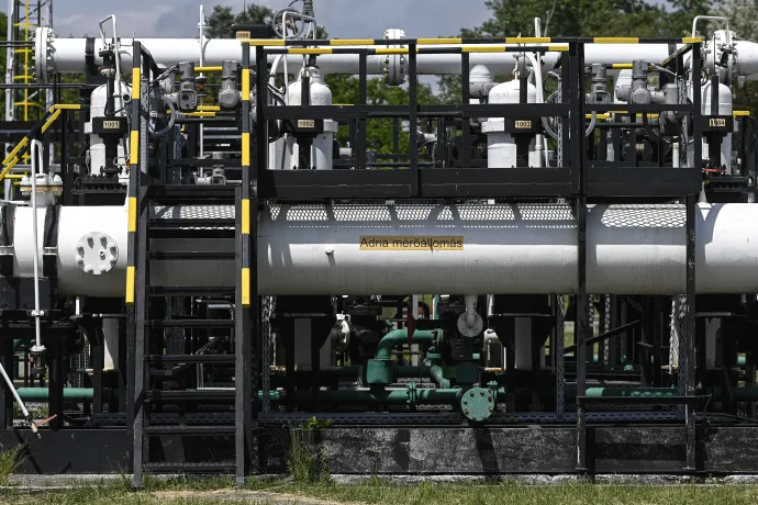 Az Adria kőolajvezeték fogadópontja a Mol Nyrt. százhalombattai Dunai Finomítójában 2022. május 24-én – Fotó: Szigetváry Zsolt / MTI