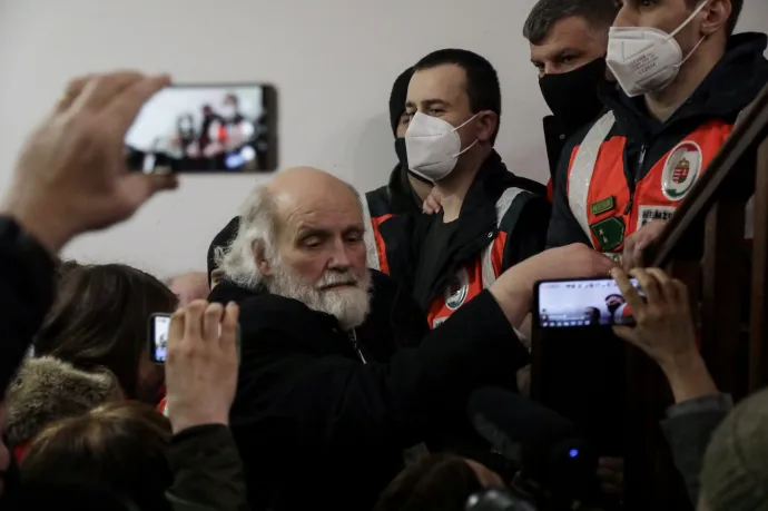 Felfüggesztett börtönt kért az ügyészség Iványi Gáborra és a megvádolt ellenzéki politikusokra